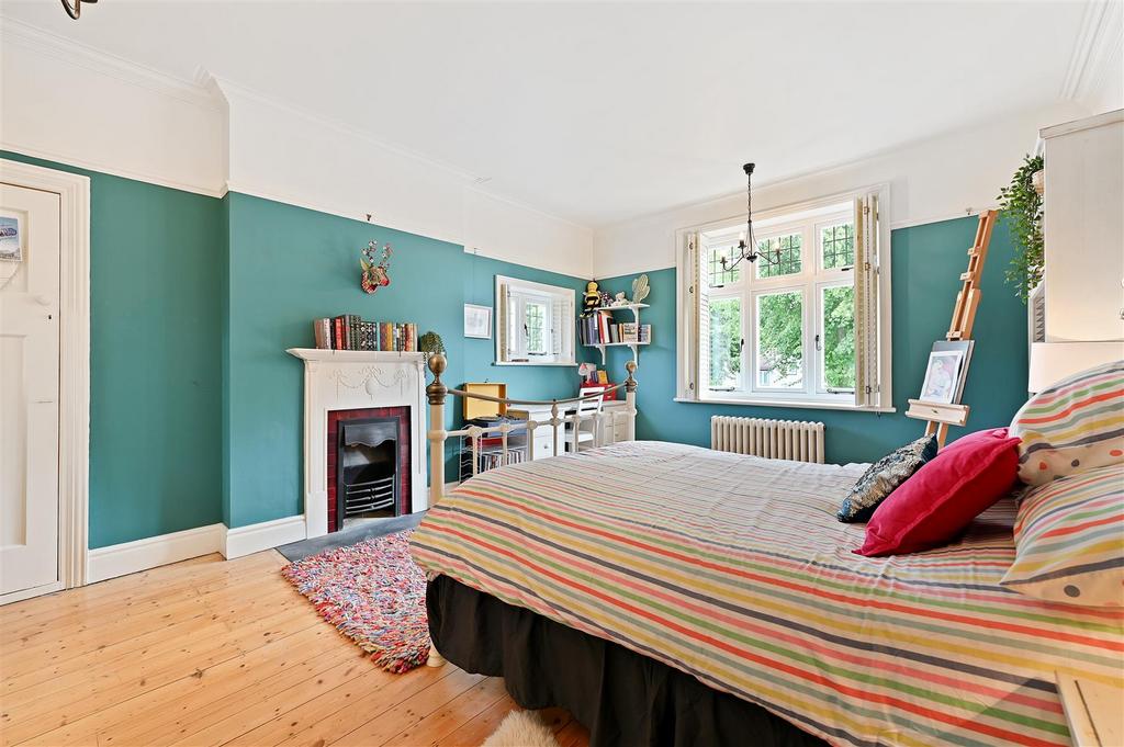 WH - 54 The Ridgway - Bedroom B3 (1).jpg