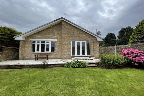 2 bedroom detached bungalow to rent, Scalby Road, Scarborough YO13