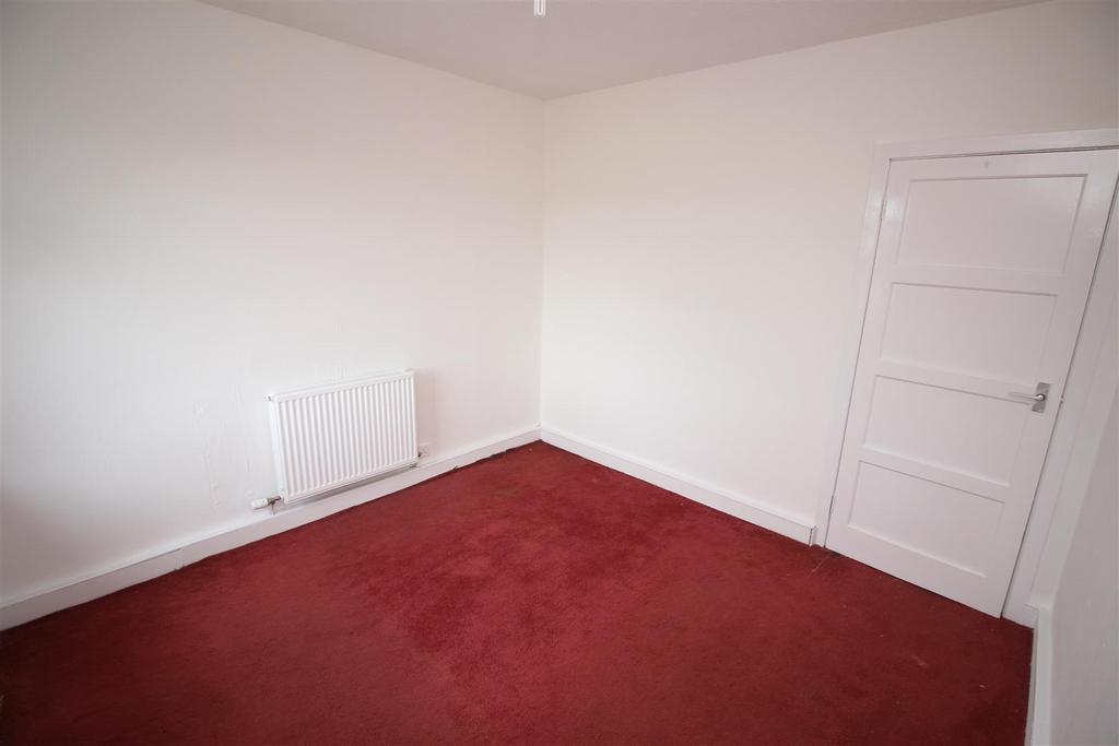 Bedroom 2-2.JPG