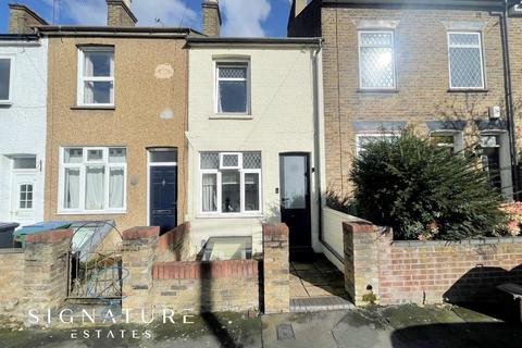 2 bedroom terraced house to rent, Sotheron Road, Watford