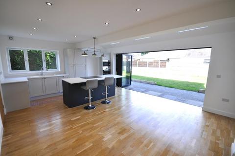 4 bedroom detached house for sale, Highfield Crescent, Thorne, Doncaster