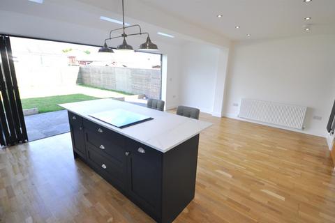 104a Highfield Crescent, Thorne, Doncaster, DN8 4DW