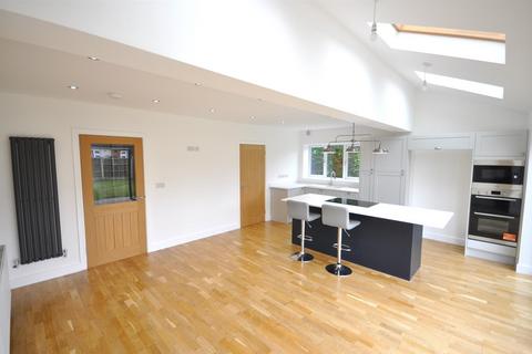 104a Highfield Crescent, Thorne, Doncaster, DN8 4DW