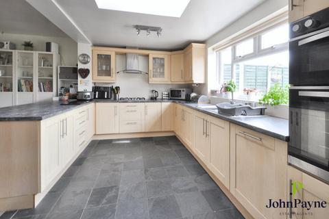 17 Burnsall Grove, Coventry, CV5 6BW