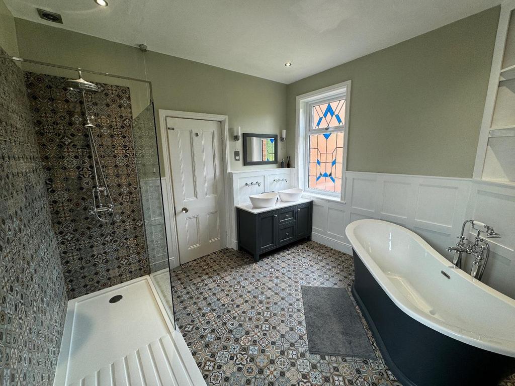 Family bathroom