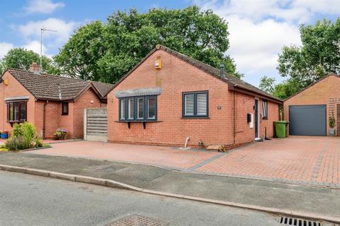 2 bedroom bungalow for sale, Hawthorne Close, Drakes Broughton, Pershore