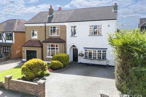 4 bedroom semi-detached house for sale, Castle Avenue, London E4