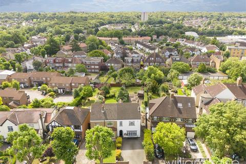 4 bedroom semi-detached house for sale, Castle Avenue, London E4