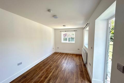 3 bedroom house to rent, Lordship Lane, London N17