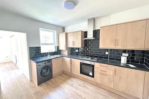 3 bedroom house to rent, Lordship Lane, London N17