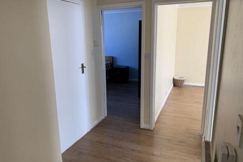 2 bedroom flat to rent, Lady Margaret Road, Southall