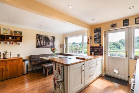 3 bedroom end of terrace house for sale, Knapping Hill, Harrogate HG1 2DN