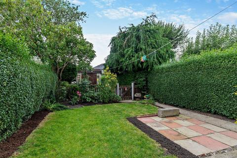 3 bedroom end of terrace house for sale, Crab Lane, Harrogate