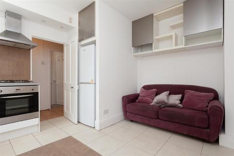 2 bedroom flat to rent, Malvern House, Stamford Hill, London