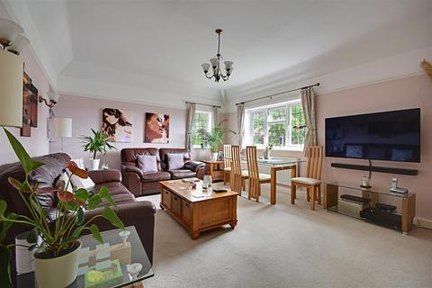 2 bedroom flat for sale, Hastings Road, Bexhill-On-Sea