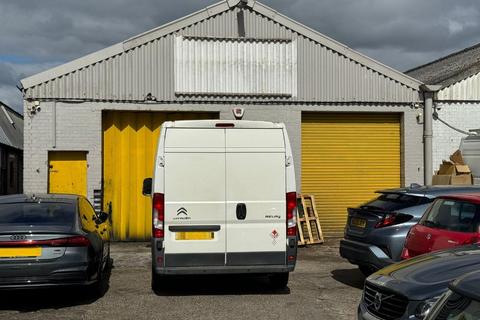 Warehouse to rent, Warehouse in Alma Road, Brimsdown, London