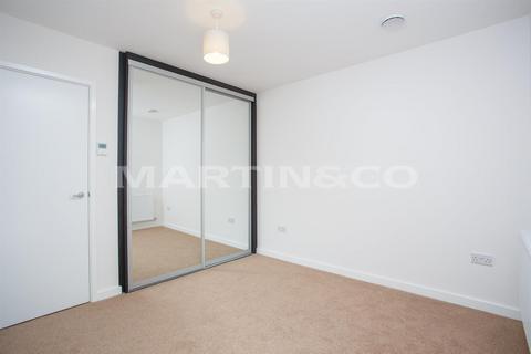 1 bedroom apartment to rent, Falcondale Court, Park Royal,