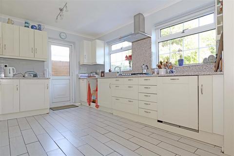 4 bedroom detached house for sale, Quakers Mede, Haddenham, Aylesbury