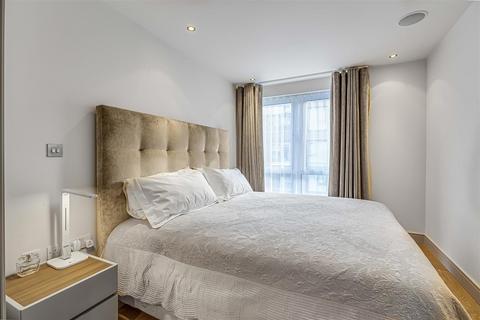 2 bedroom flat for sale, Doulton House, Chelsea Creek SW6