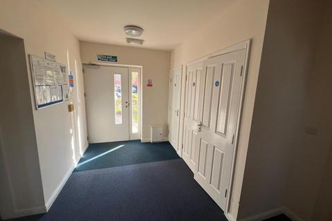 2 bedroom apartment to rent, Badger Road, West Timperley