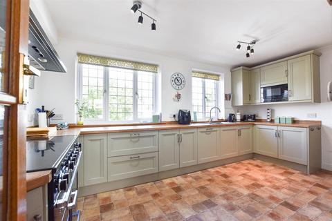 4 bedroom detached house for sale, Rochester Road, Aylesford