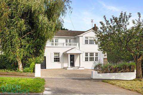 5 bedroom detached house to rent, Woodland Drive, Hove BN3