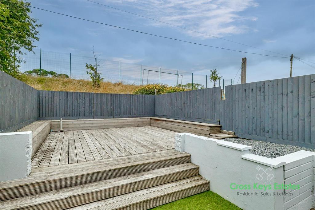 Front &amp; Rear Gardens