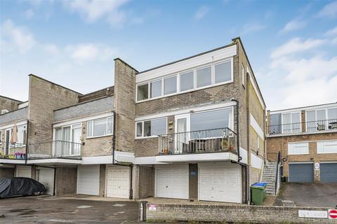 2 bedroom flat for sale, Fort Road, Newhaven