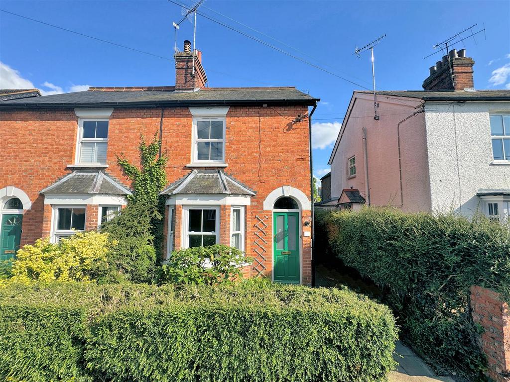 Perry Street, Wendover HP22 2 bed semidetached house for sale £350,000