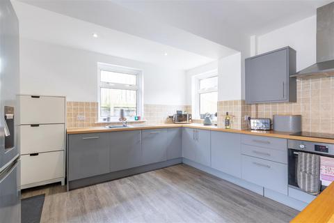 7 Riverside Drive, Rattray, Blairgowrie, PH10 7EH