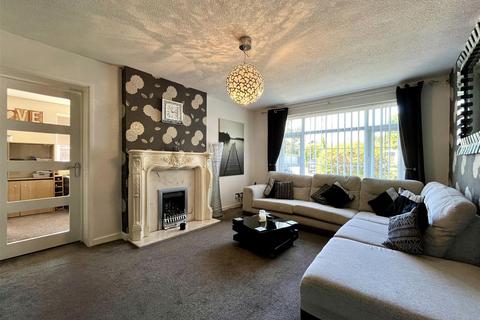 3 bedroom detached house to rent, Dartington Close, Manchester