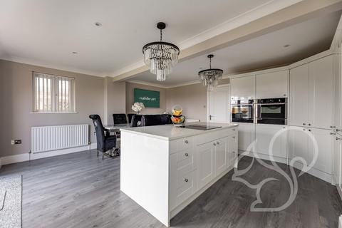 4 bedroom detached house for sale, Stoneleigh Park, Colchester