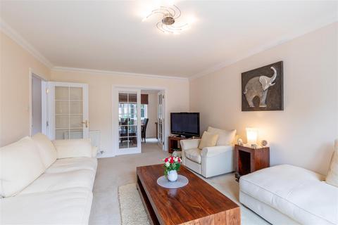 5 bedroom detached house for sale, Cleeve Park, Perth