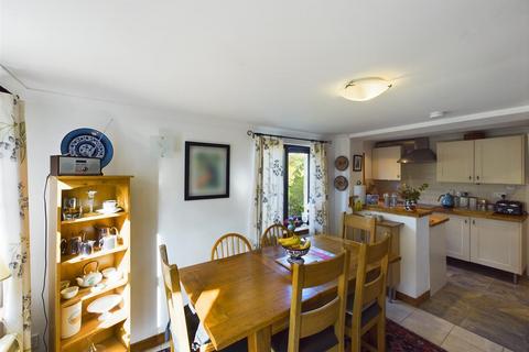 Burnside Lodge Erray Road, Tobermory, Isle Of Mull, PA75 6PS