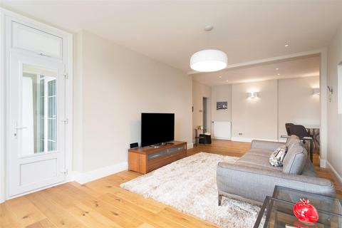 2 bedroom flat to rent, Clive Court, Maida Vale, London