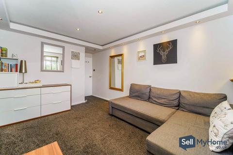 67 Rowan Close, London, W5 4AL
