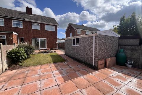 3 bedroom semi-detached house for sale, Yew Tree Road, Swadlincote DE11