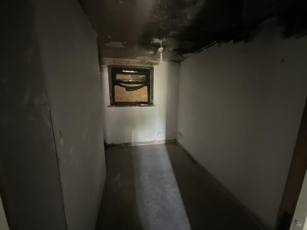 C1 E44 B02-884 B-4414-9 EEF-00 E35462483 F 1 105 c.jpeg