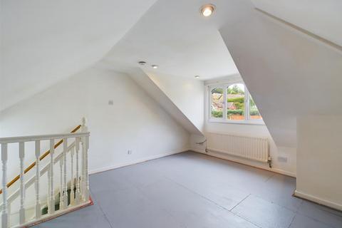 3 Fairfield Drive, Kinver, Stourbridge, DY7 6EW