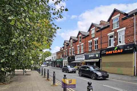 3 bedroom apartment to rent, Heaton Moor Road, Stockport SK4