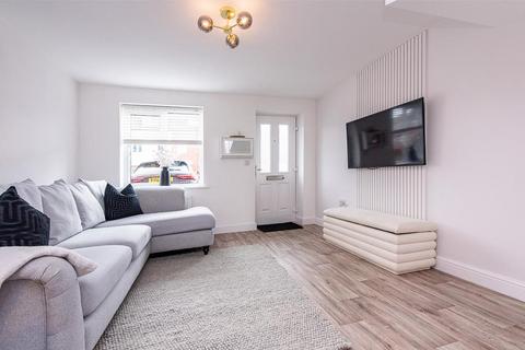 3 bedroom townhouse for sale, Wisteria Road, Burton Joyce, Nottingham