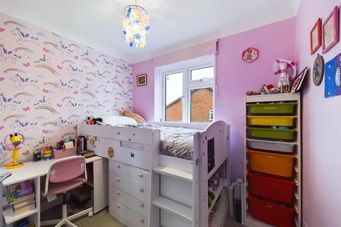 7 Thames Drive, Ruislip, HA4 7AY
