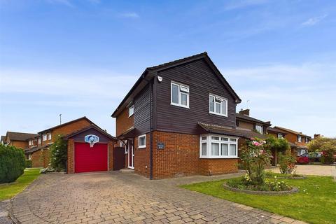 7 Thames Drive, Ruislip, HA4 7AY