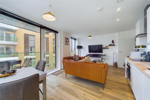 2 bedroom flat for sale, Brunskill House, 4 Bridges Court Road, London, SW11 3GR