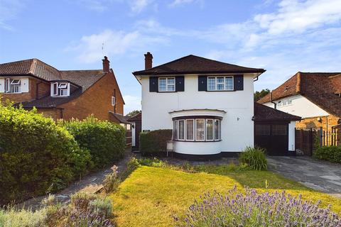 3 bedroom detached house for sale, Park Avenue, Ruislip HA4