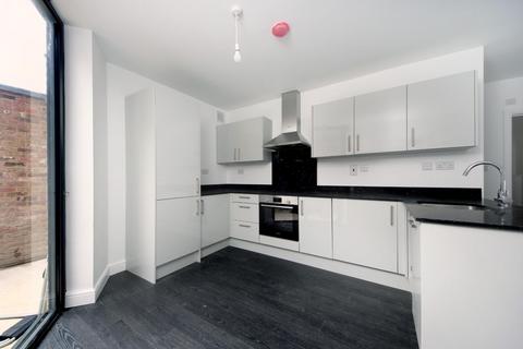 2 bedroom flat to rent, Spencer Road, W3