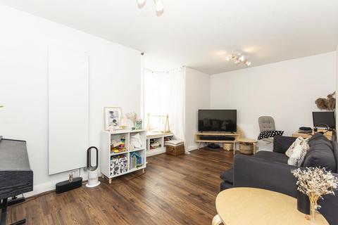 2 bedroom flat to rent, Eagle Heights, The Falcons, Battersea SW11