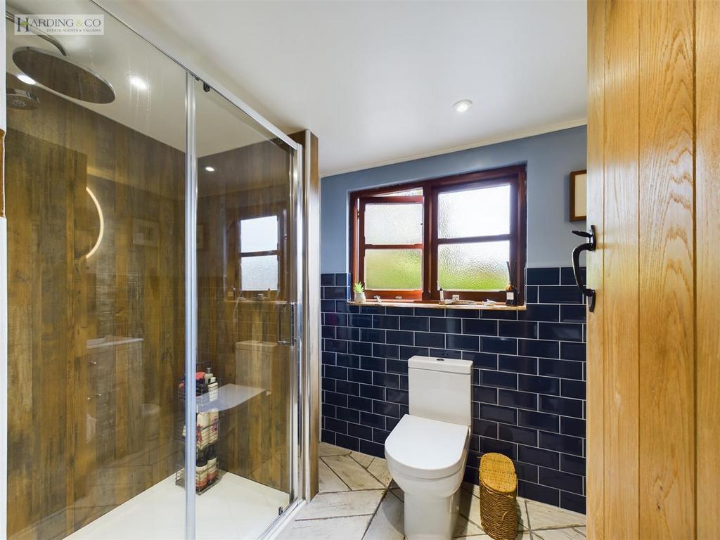 Bedroom 1 Shower room.jpg
