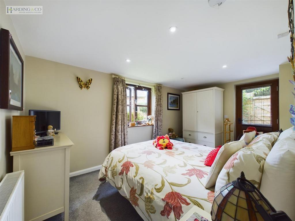 Bedroom 5 ii.jpg