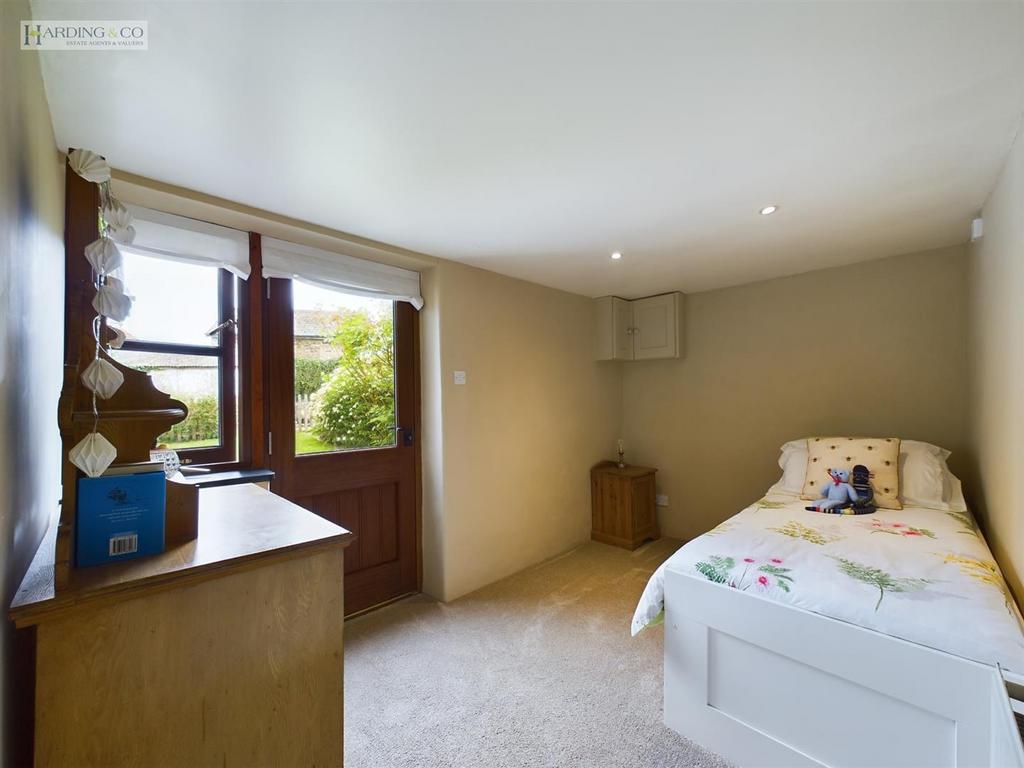 Study Bedroom 6.jpg